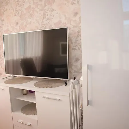 Apartament Jastrzębia Góra 12 B *